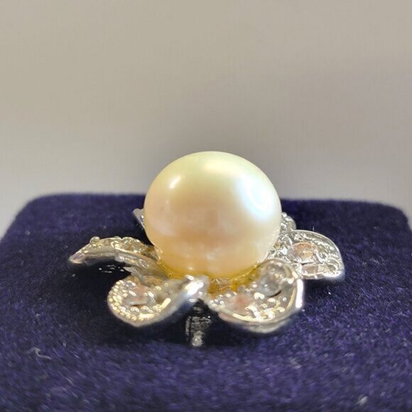 Genuine White Pearl and Swaroski Flower Ring Size 5.5 - Picture 5 of 7